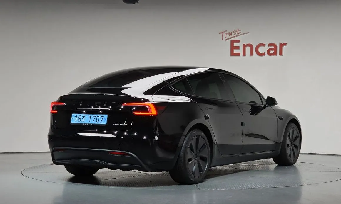 Tesla Model 3 — фото 7
