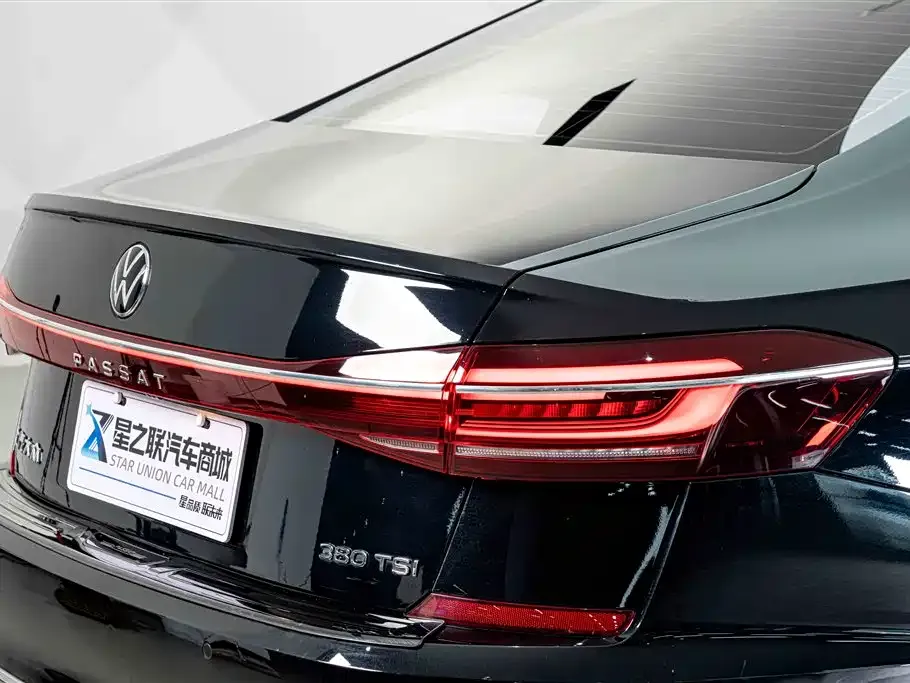 Volkswagen Passat — фото 9