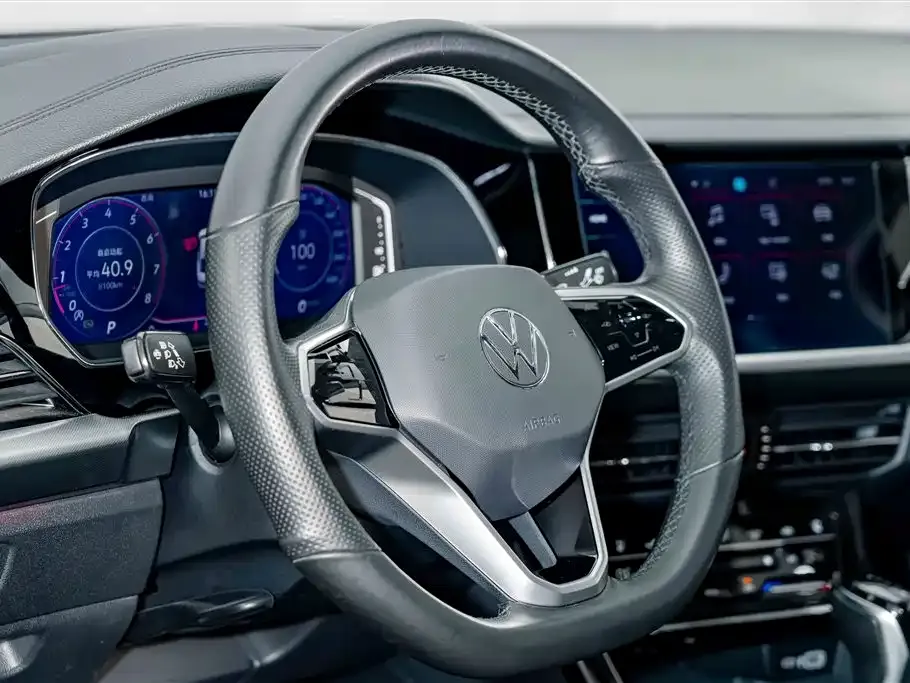 Volkswagen Passat — фото 8
