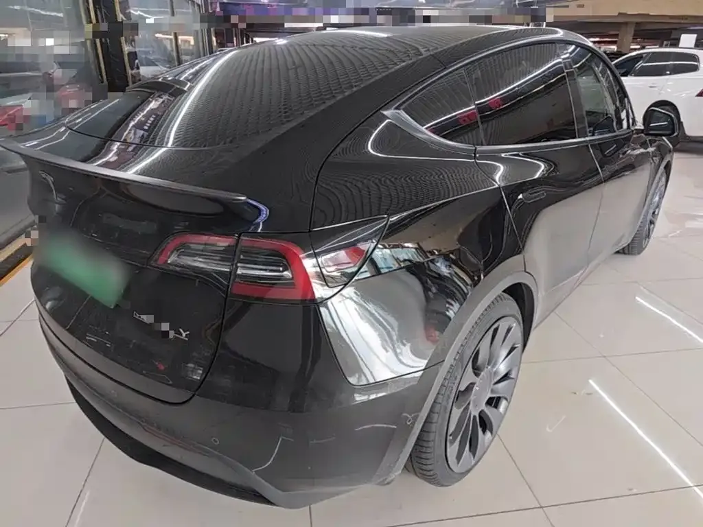 Tesla Model Y — фото 7