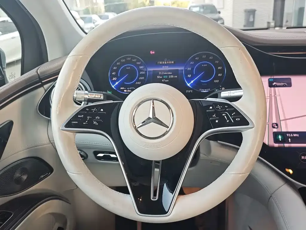 Mercedes-Benz EQS SUV — фото 4