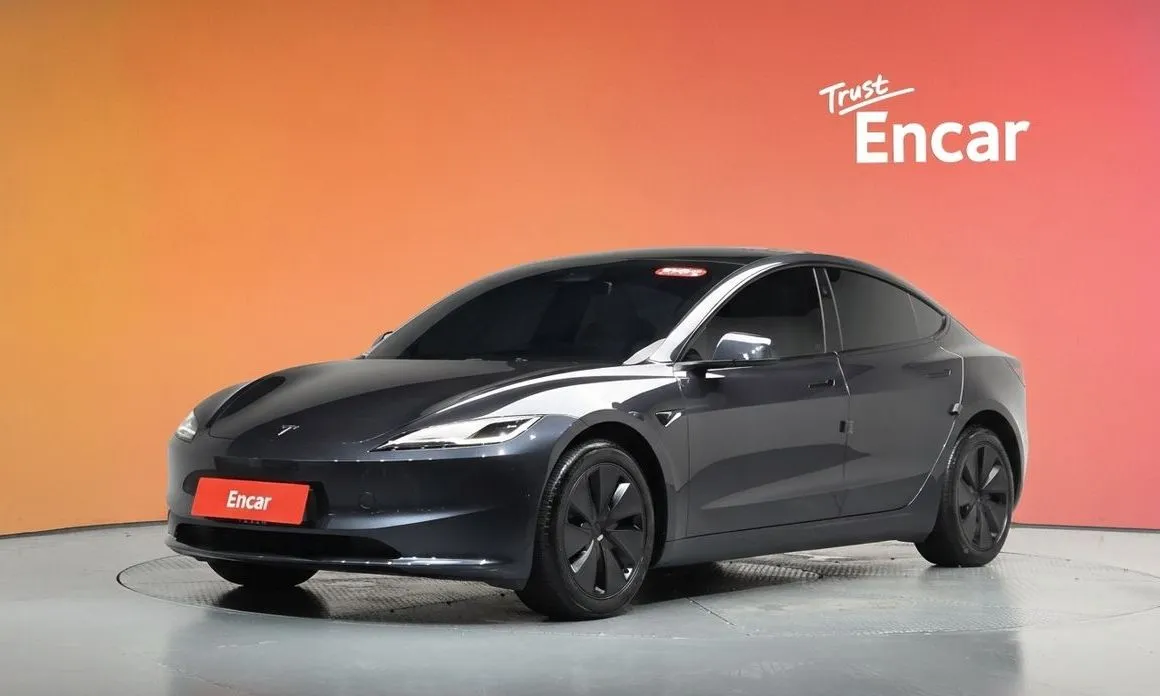 Tesla Model 3 — фото 1