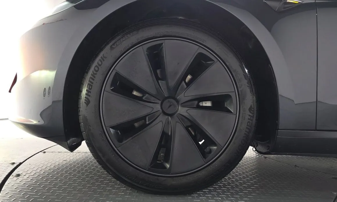 Tesla Model 3 — фото 3