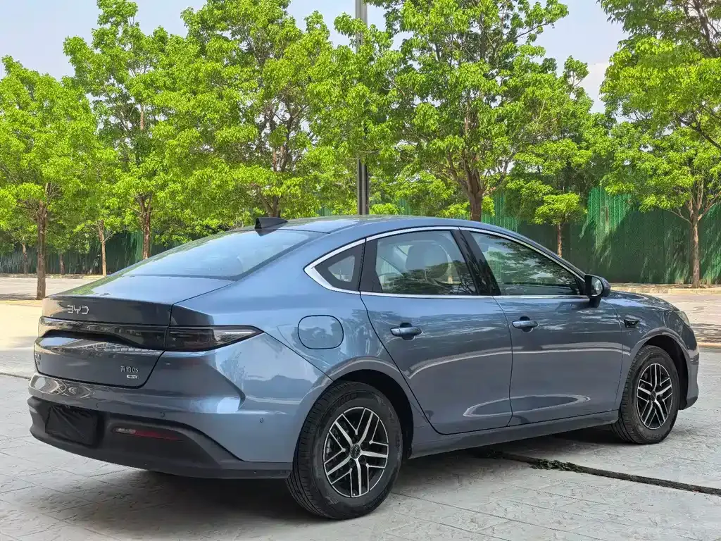 BYD Seal 05 DM-i — фото 9