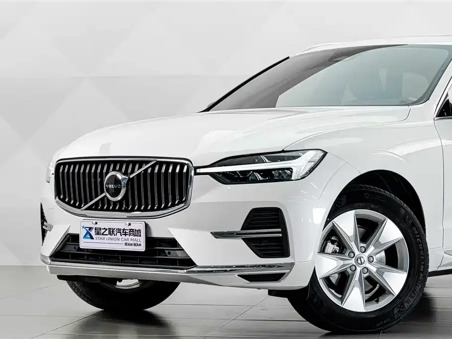 Volvo XC60 — фото 8