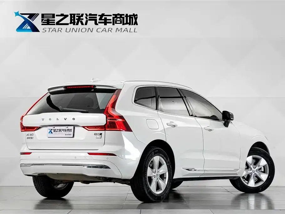 Volvo XC60 — фото 9