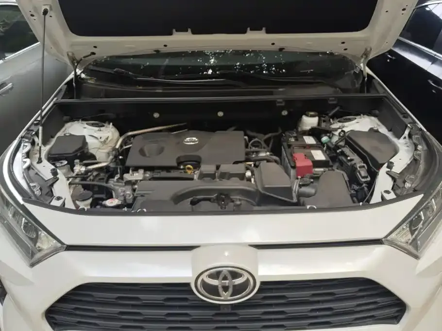 Toyota RAV4 — фото 9