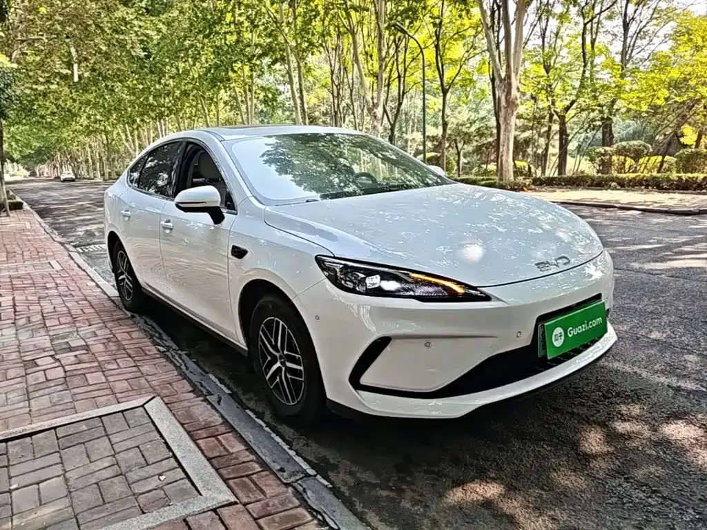 BYD Seal 05 DM-i — фото 10
