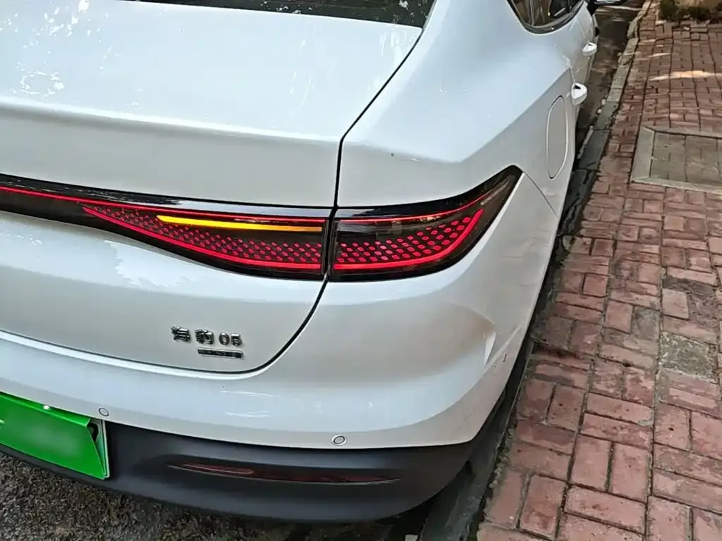 BYD Seal 05 DM-i — фото 8