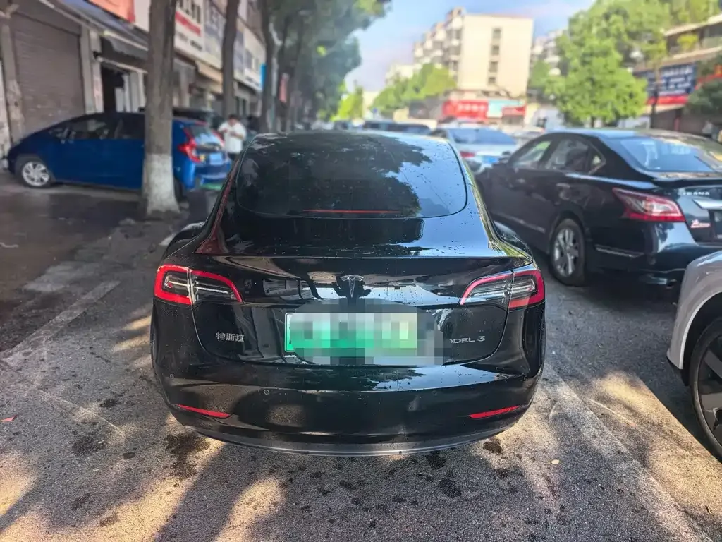 Tesla Model 3 — фото 6
