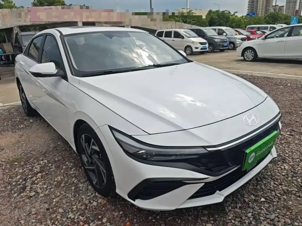 Hyundai Elantra — фото 10