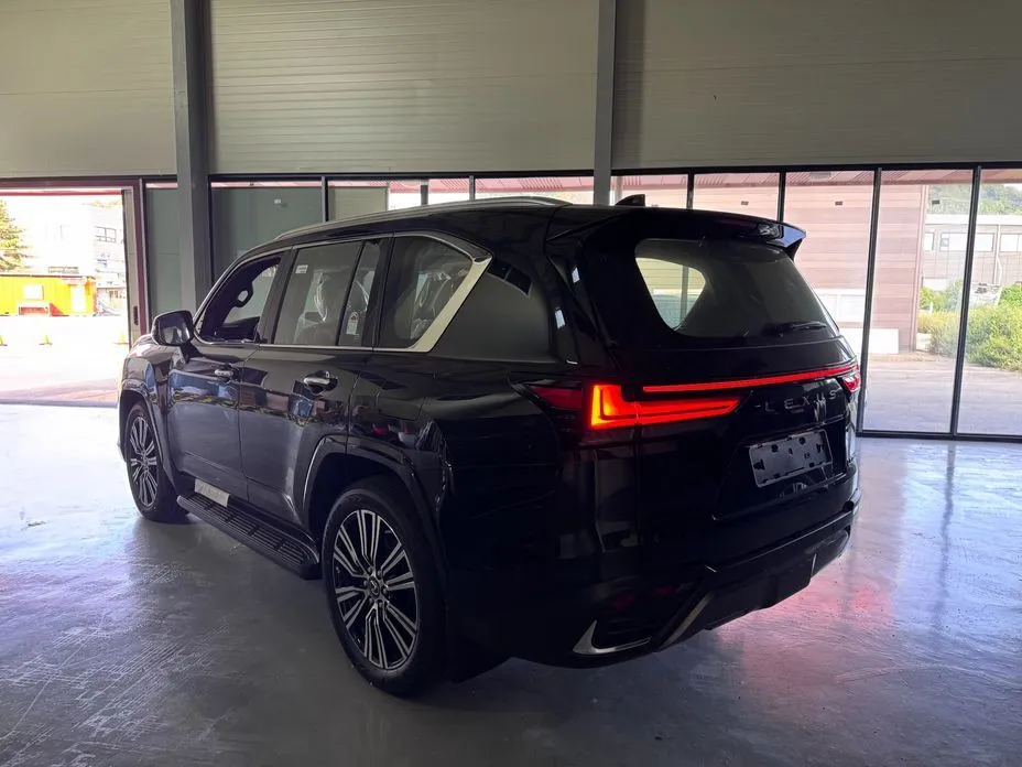 Lexus LX — фото 5
