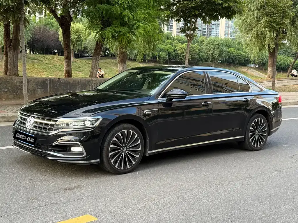 Volkswagen Phideon — фото 1