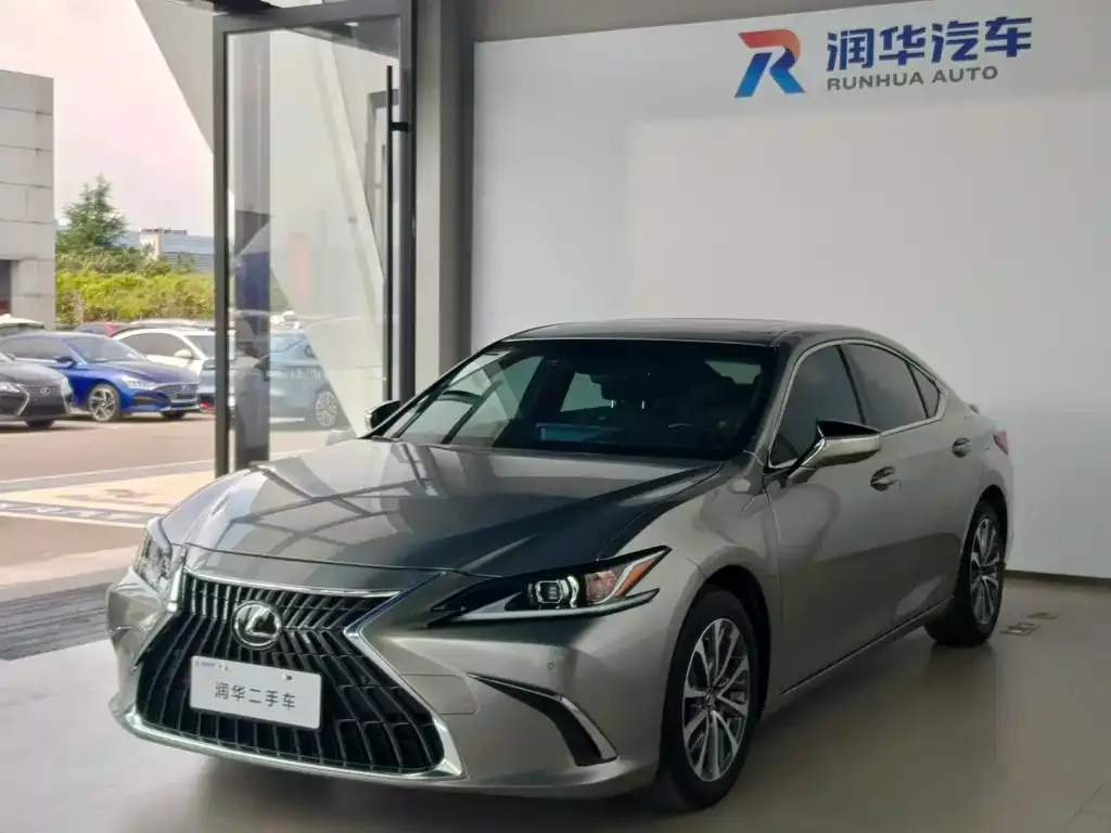 Lexus ES — фото 1