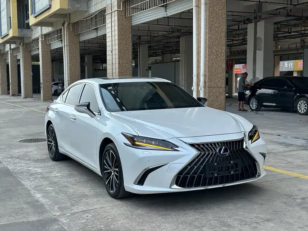 Lexus ES — фото 9