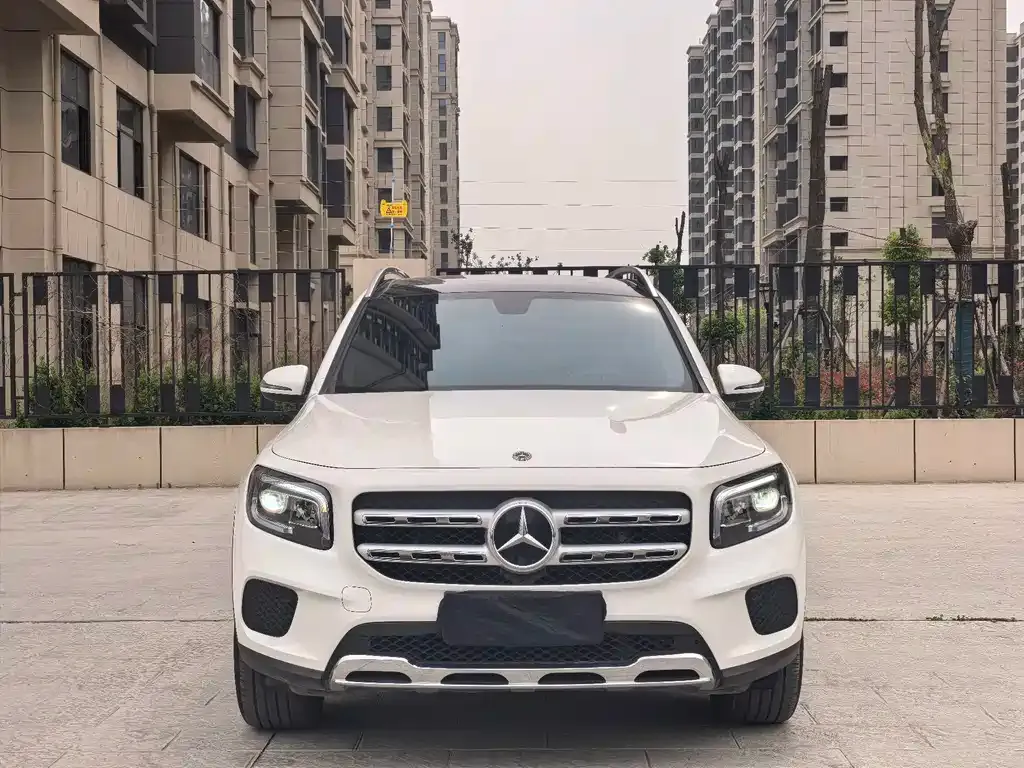 Mercedes-Benz GLB — фото 2