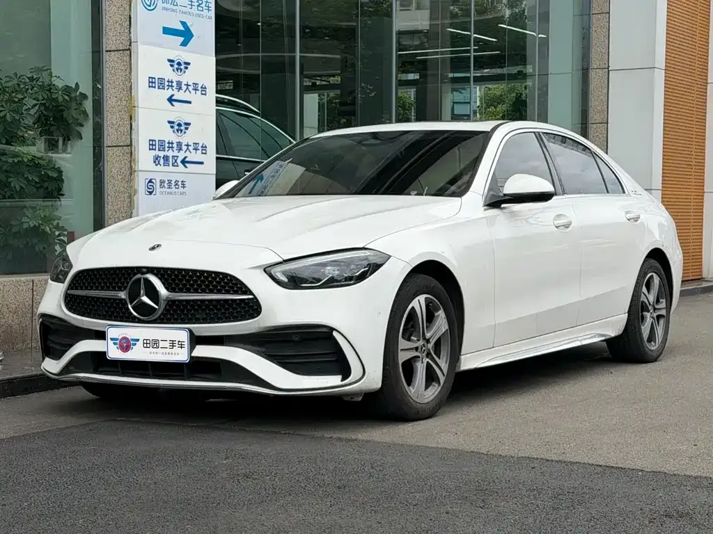 Mercedes-Benz C-Class — фото 1