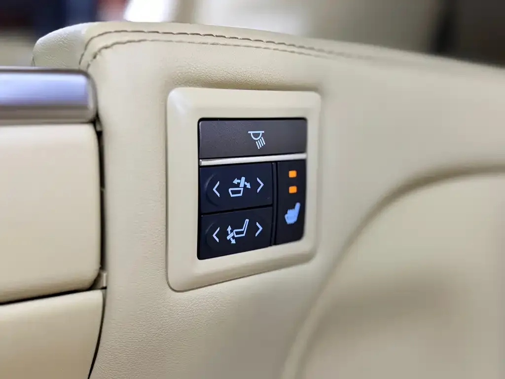 Toyota Alphard — фото 6