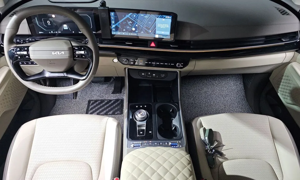 Kia Carnival — фото 10