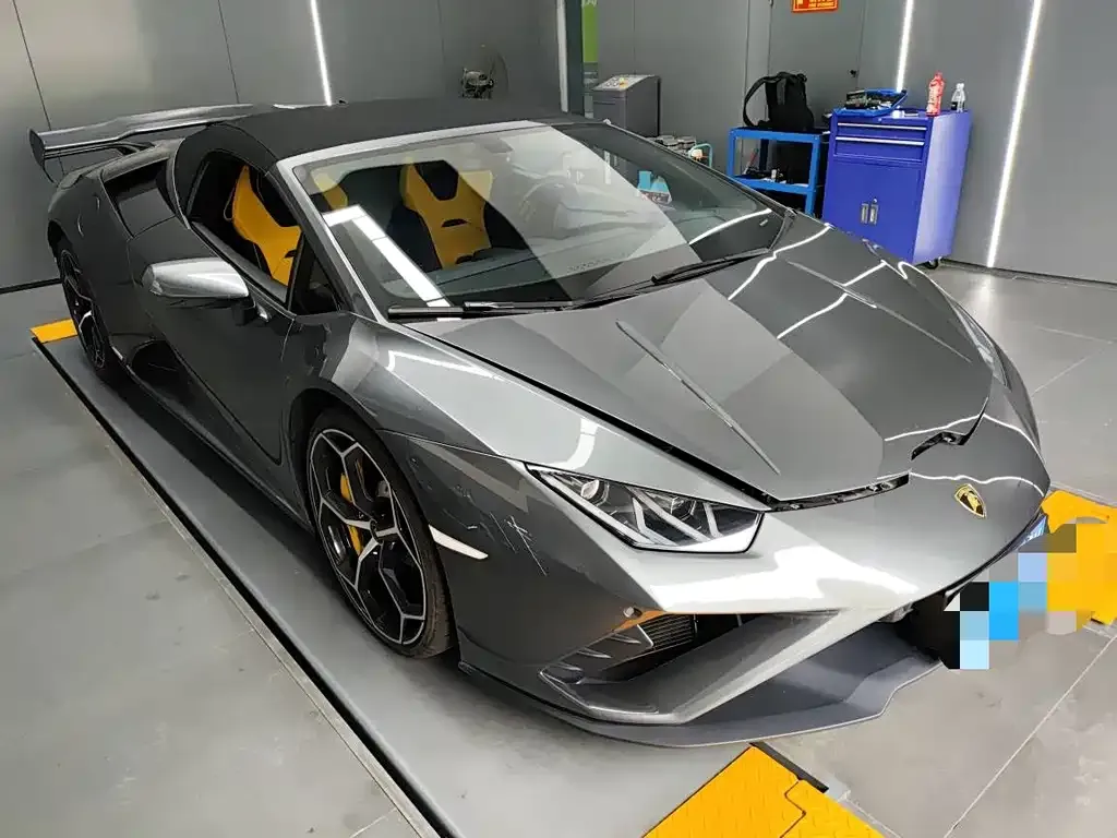 Lamborghini Huracan — фото 1