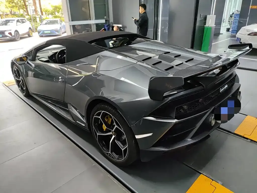 Lamborghini Huracan — фото 7