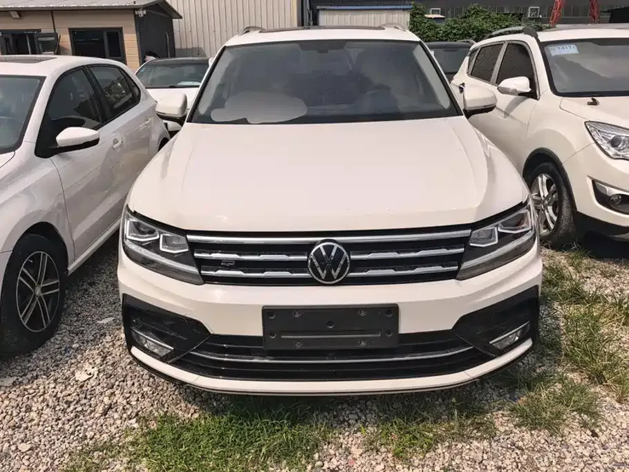 Volkswagen Tiguan L — фото 9