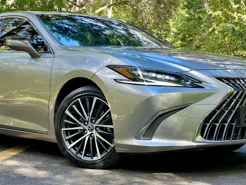Lexus ES — фото 9