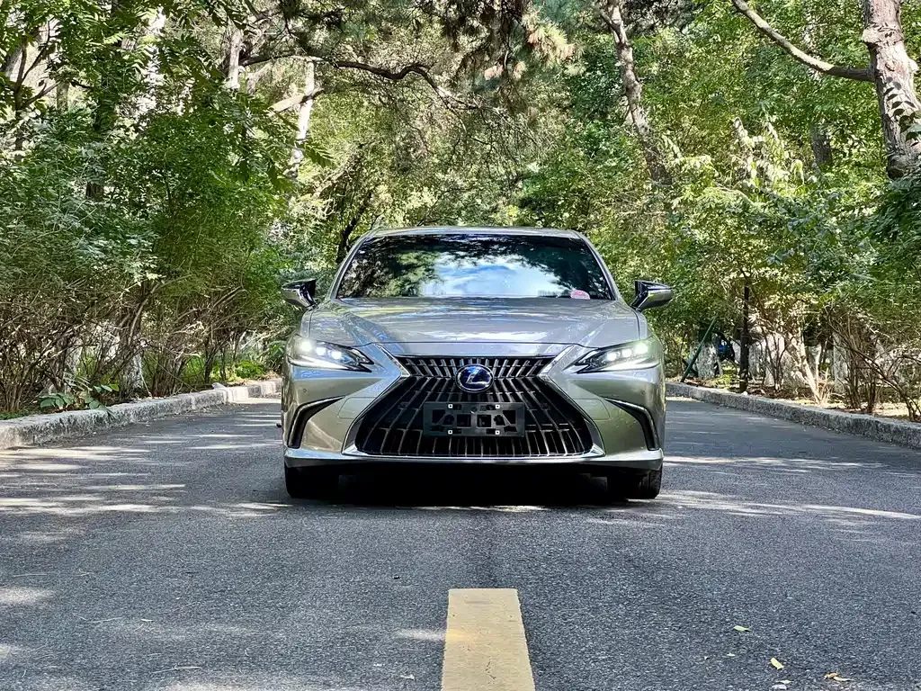 Lexus ES — фото 4