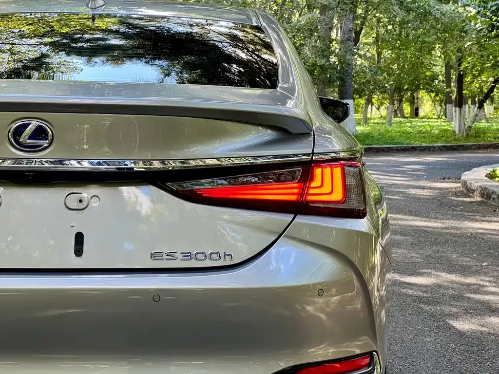 Lexus ES — фото 2