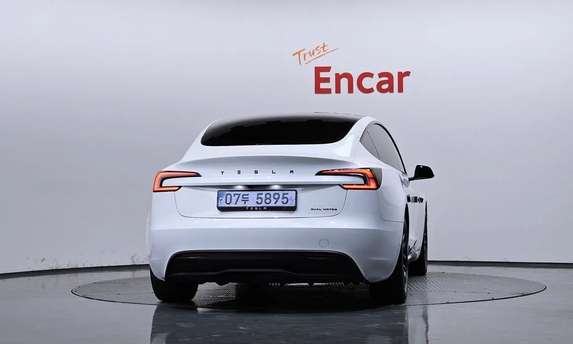 Tesla Model 3 — фото 3