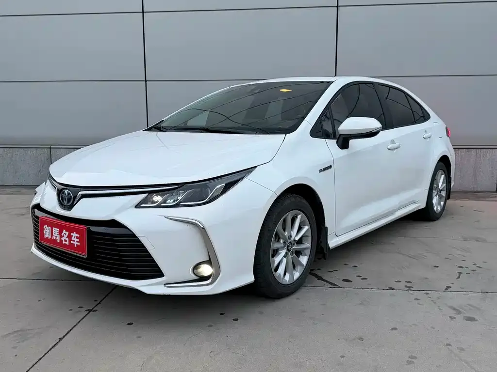 Toyota Corolla — фото 1