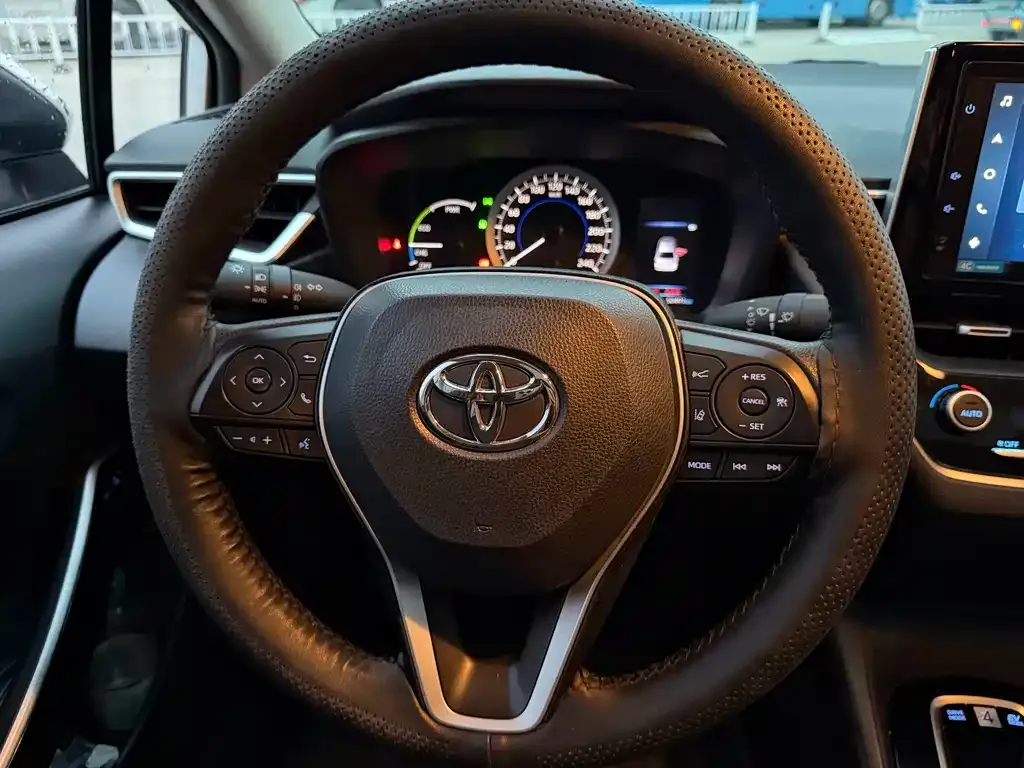 Toyota Corolla — фото 3
