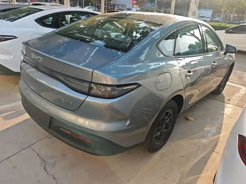 BYD Seal 05 DM-i — фото 4