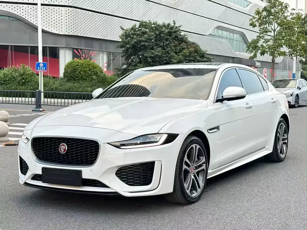 Jaguar XEL — фото 1