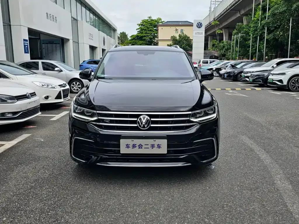 Volkswagen Tiguan L — фото 5