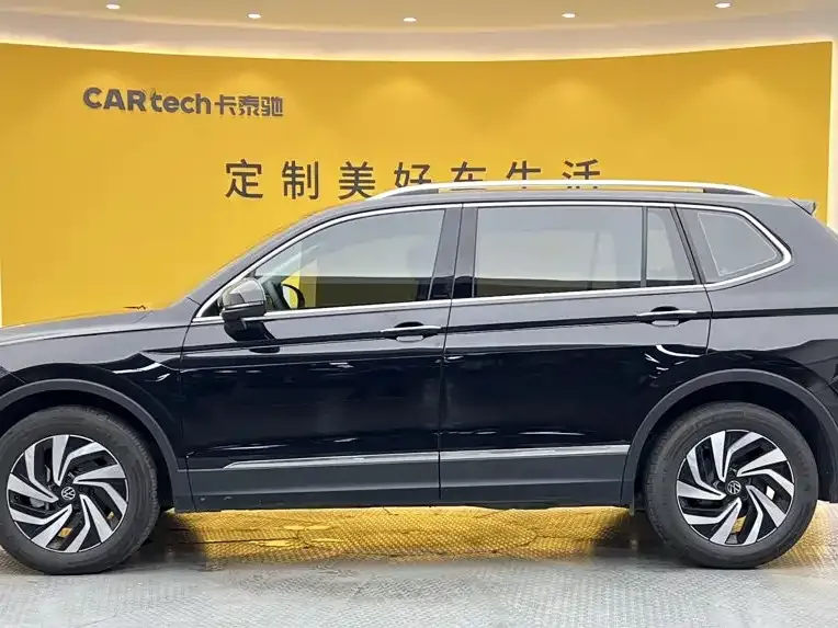 Volkswagen Tiguan L — фото 2