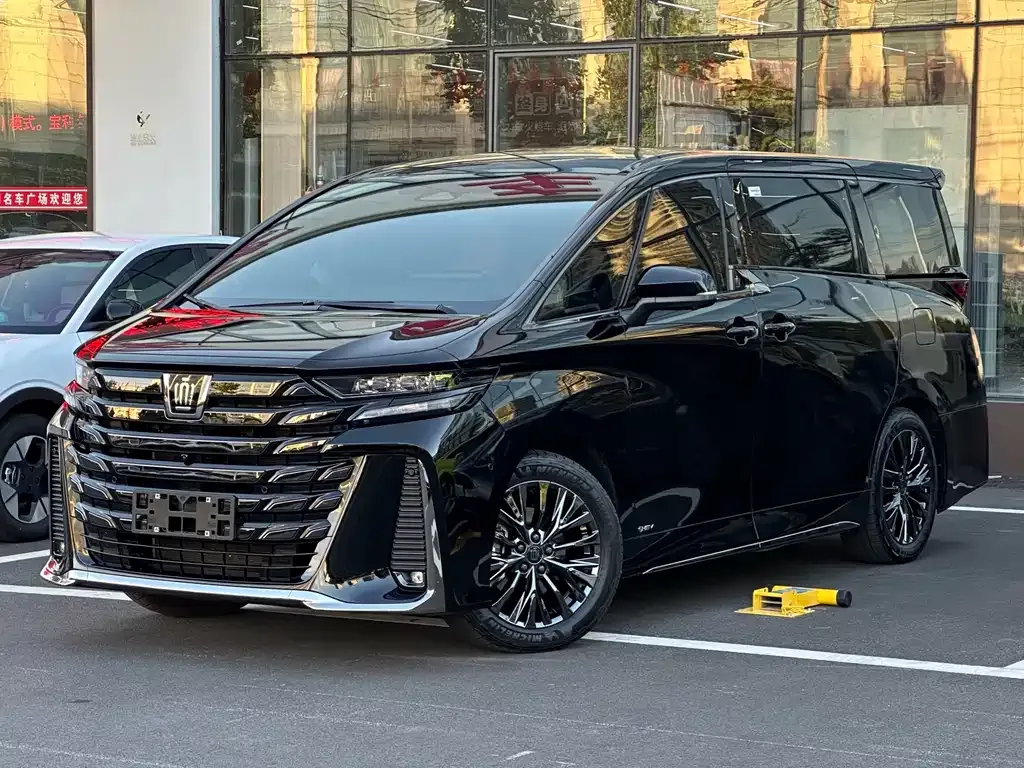 Toyota Vellfire — фото 8