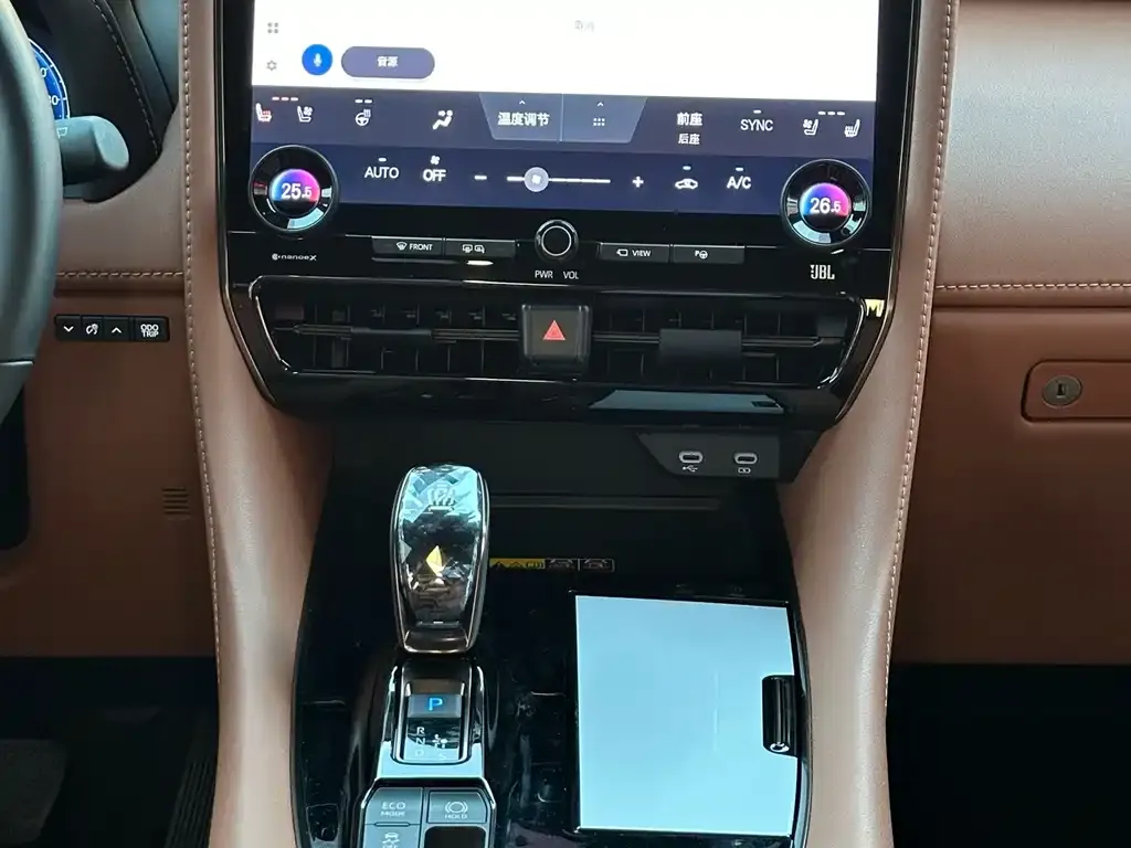 Toyota Vellfire — фото 5