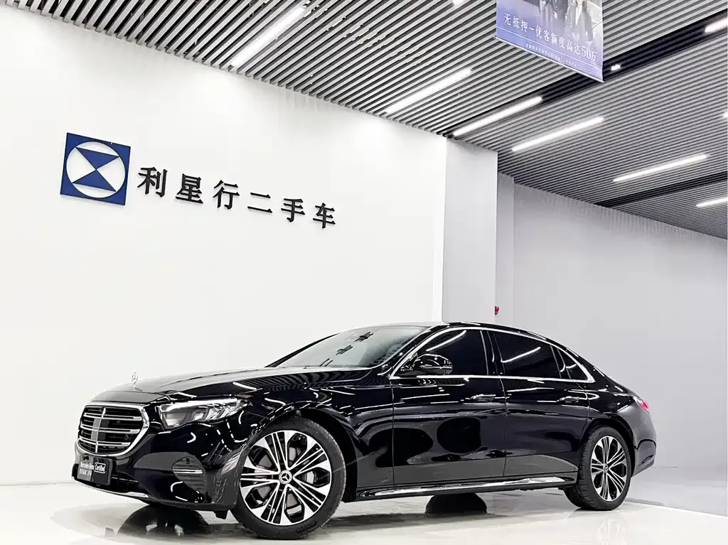 Mercedes-Benz E-Class — фото 1