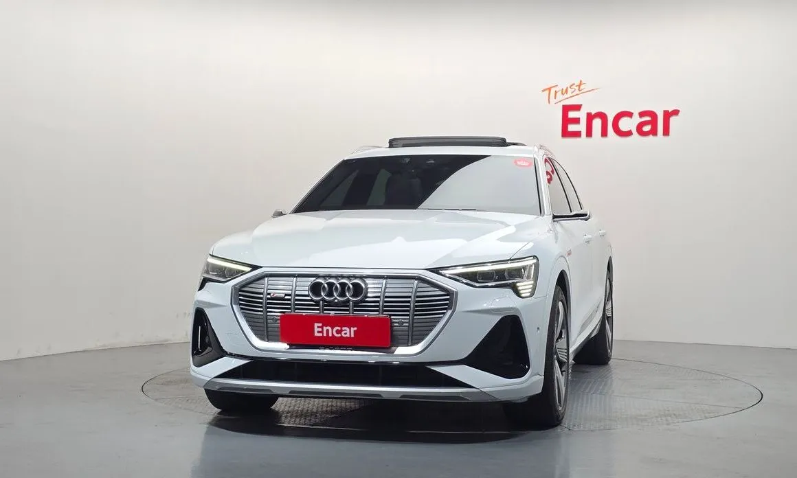 Audi e-tron — фото 3