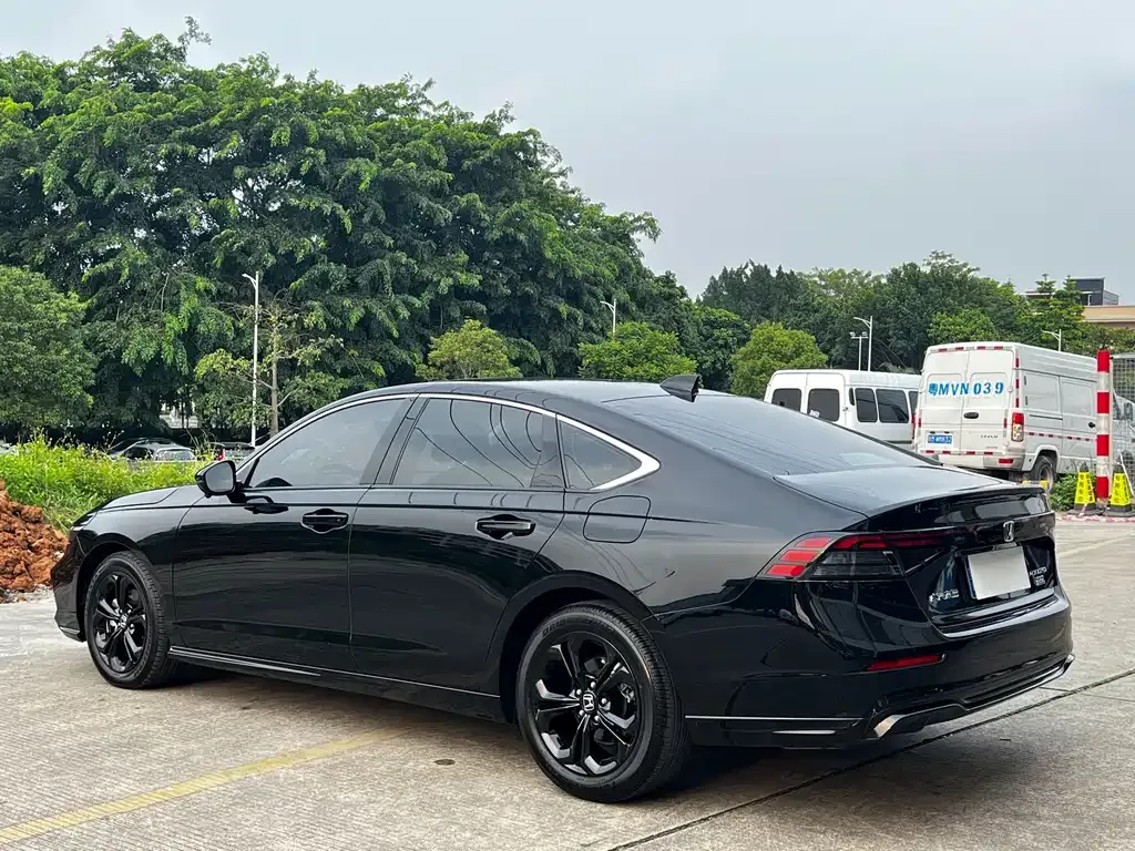 Honda Accord — фото 5