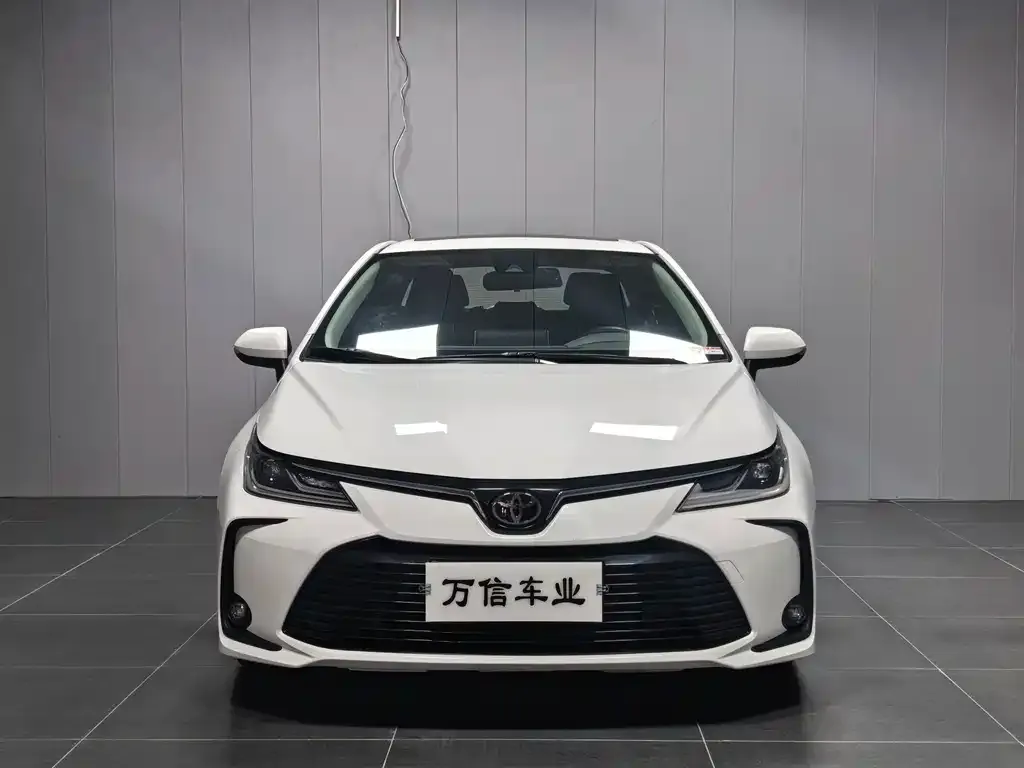 Toyota Corolla — фото 1