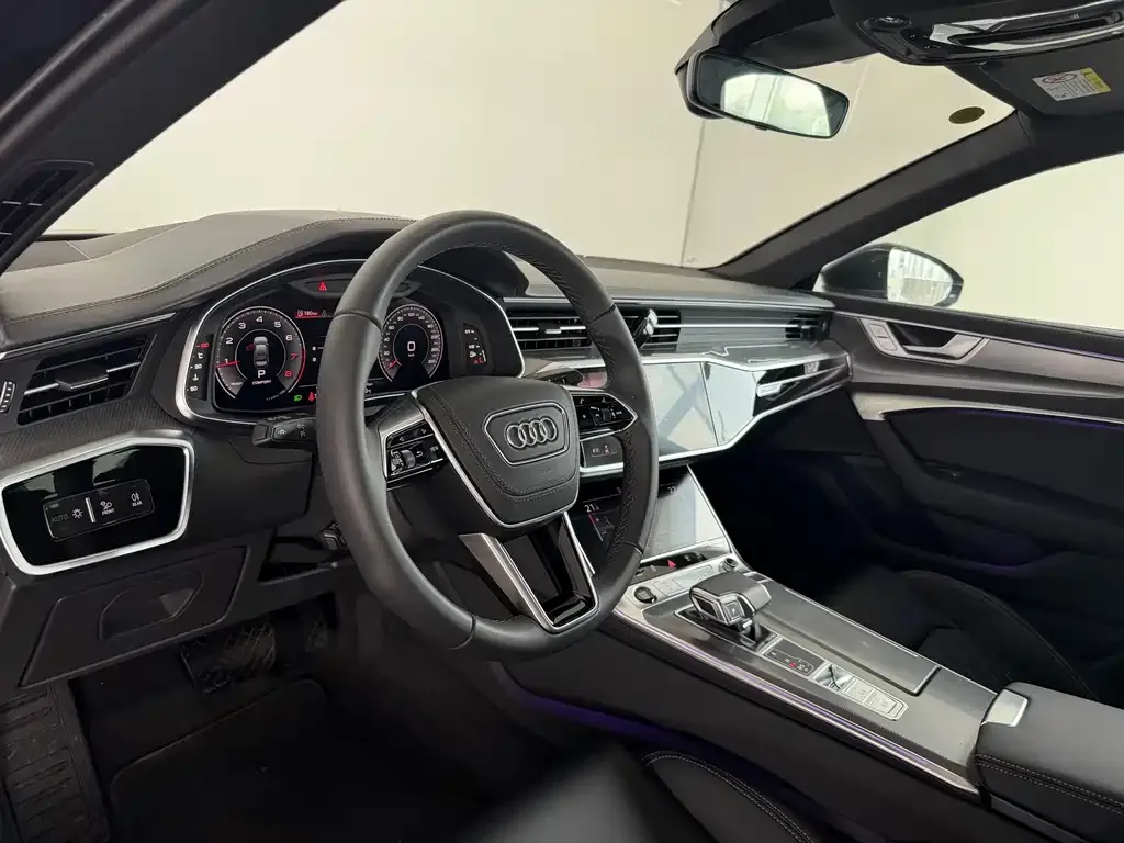 Audi A6L — фото 10