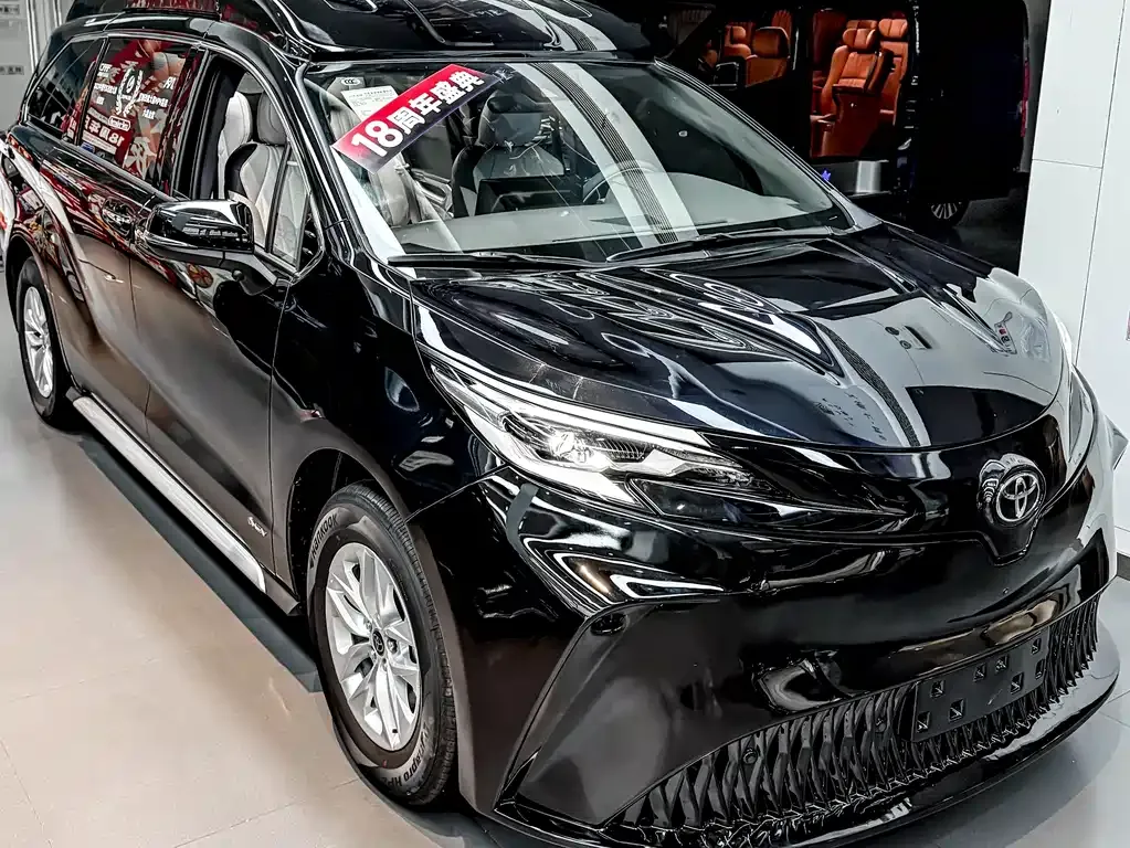 Toyota Granvia — фото 10