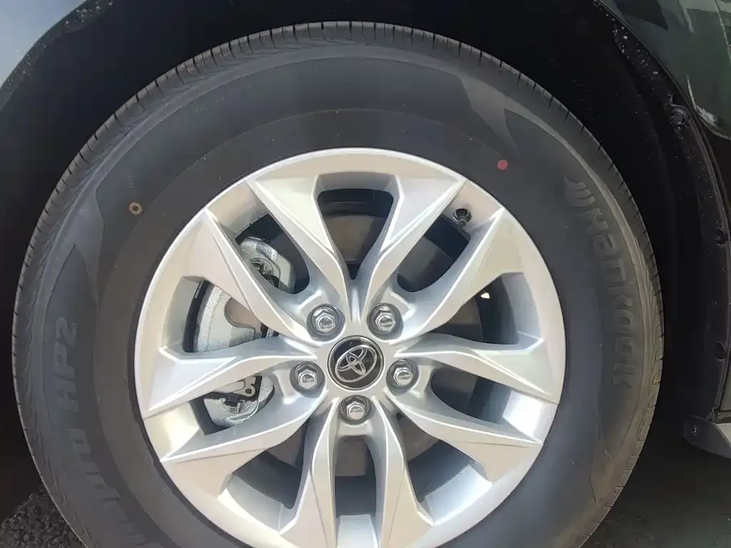 Toyota Granvia — фото 6