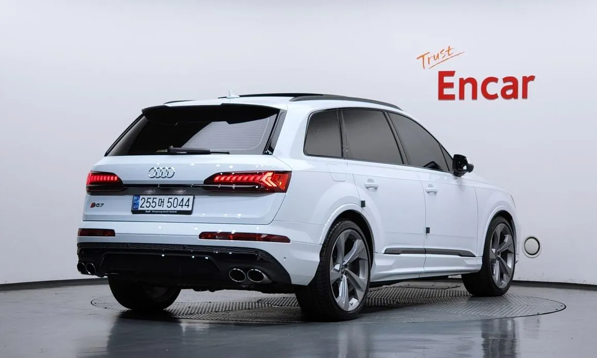 Audi SQ7 — фото 2