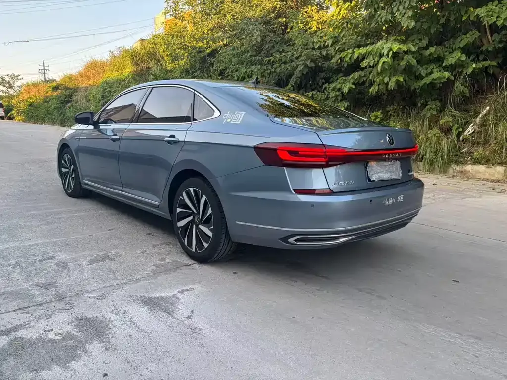 Volkswagen Passat — фото 6