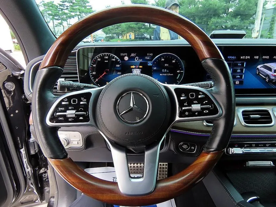 Mercedes-Benz GLS-Class — фото 6