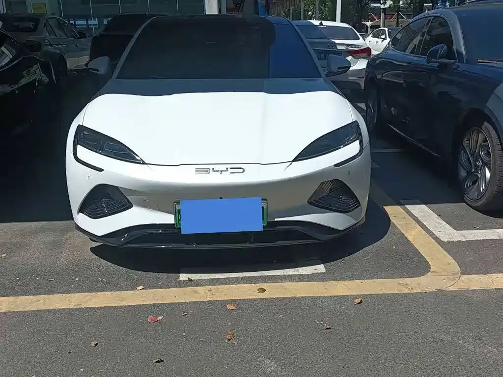 BYD Seal — фото 8