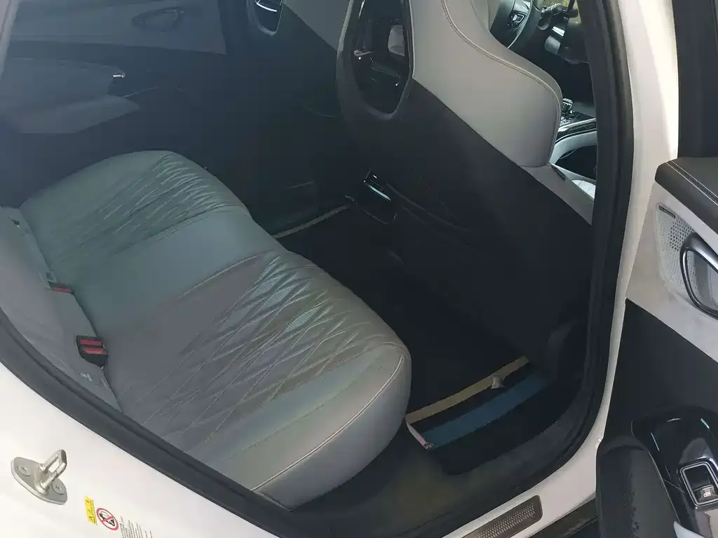 BYD Seal — фото 9